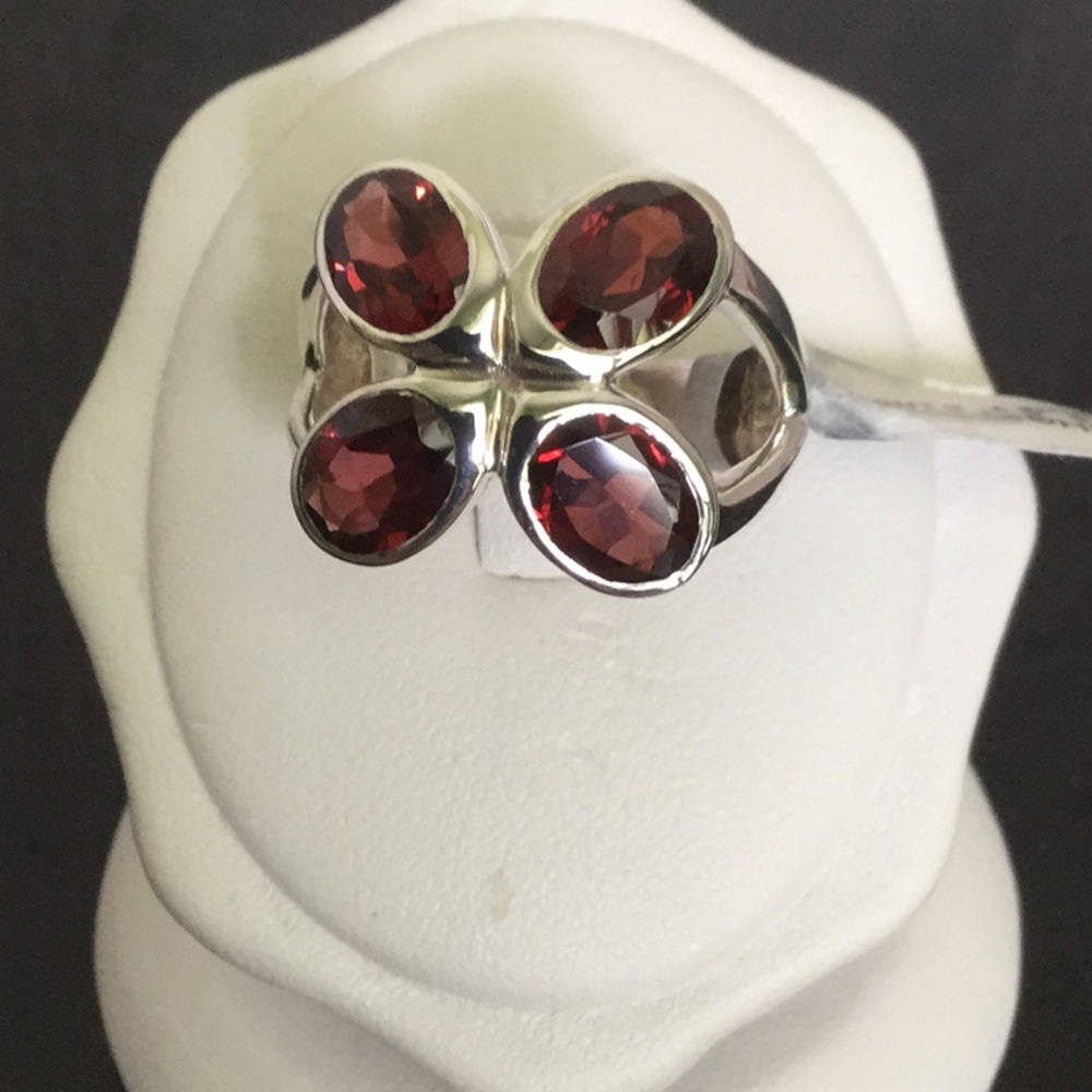 Vtg.925SterlingSilver6.12ctwOvalGarnet Ring.Sz8.25